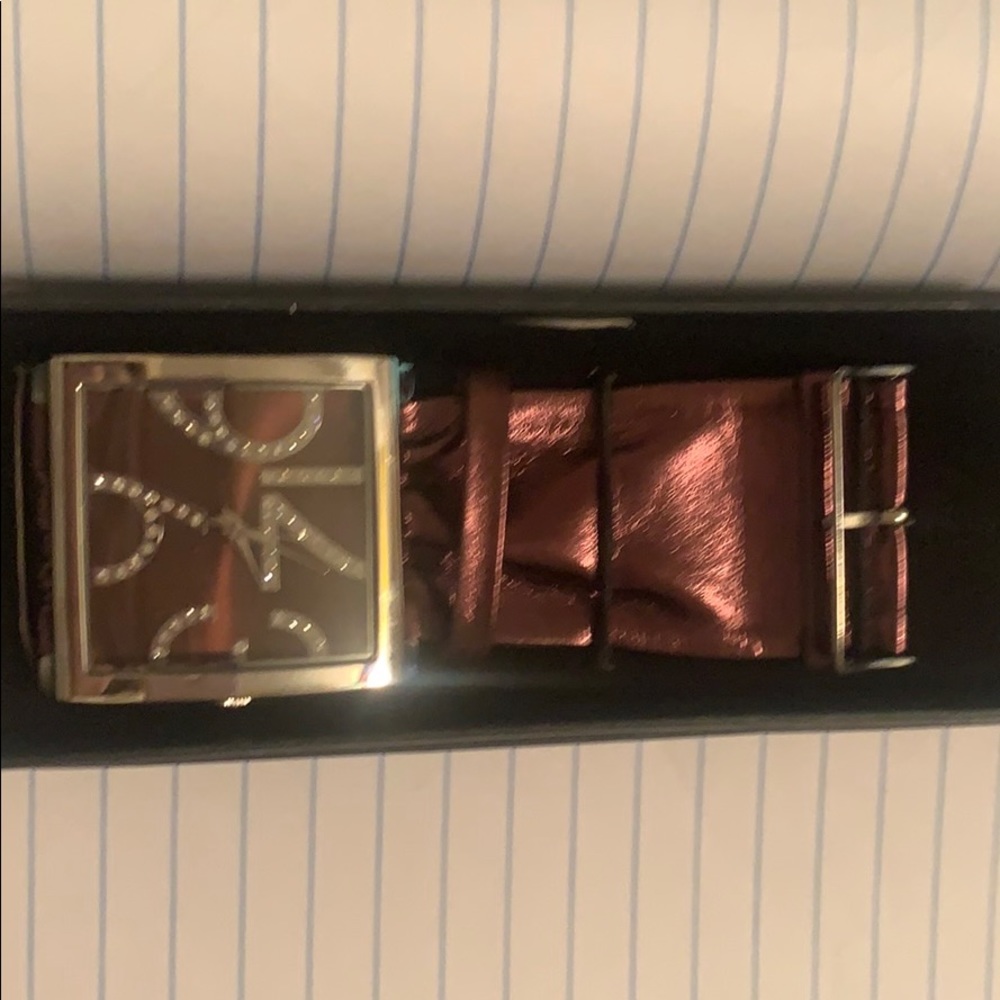 Watch - Picture 2 of 2